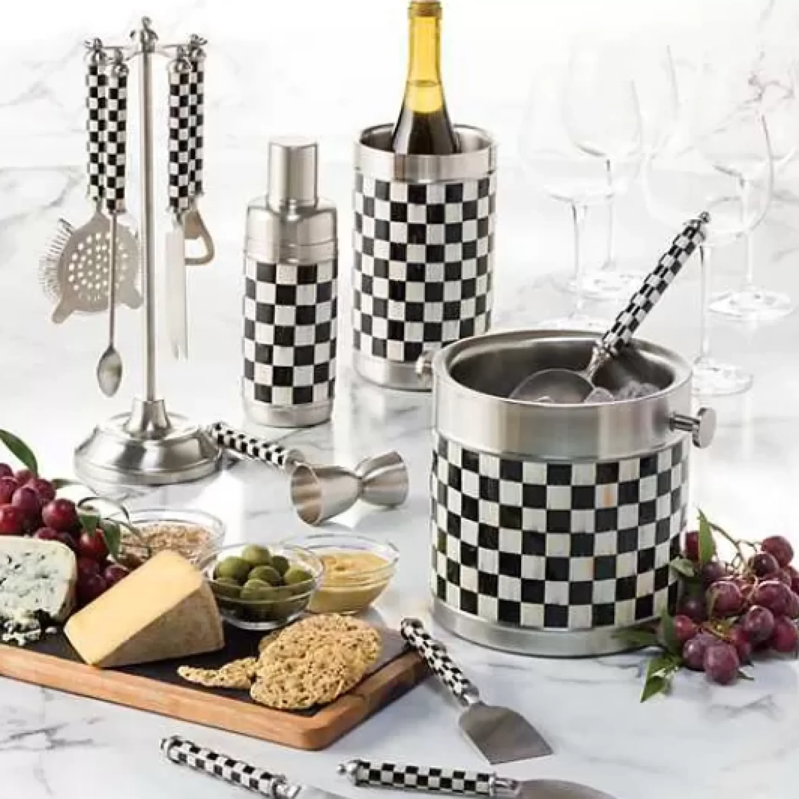 MacKenzie-Childs Courtly Check 3260 Cocktail Shaker< Drinkware|Bar Entertaining