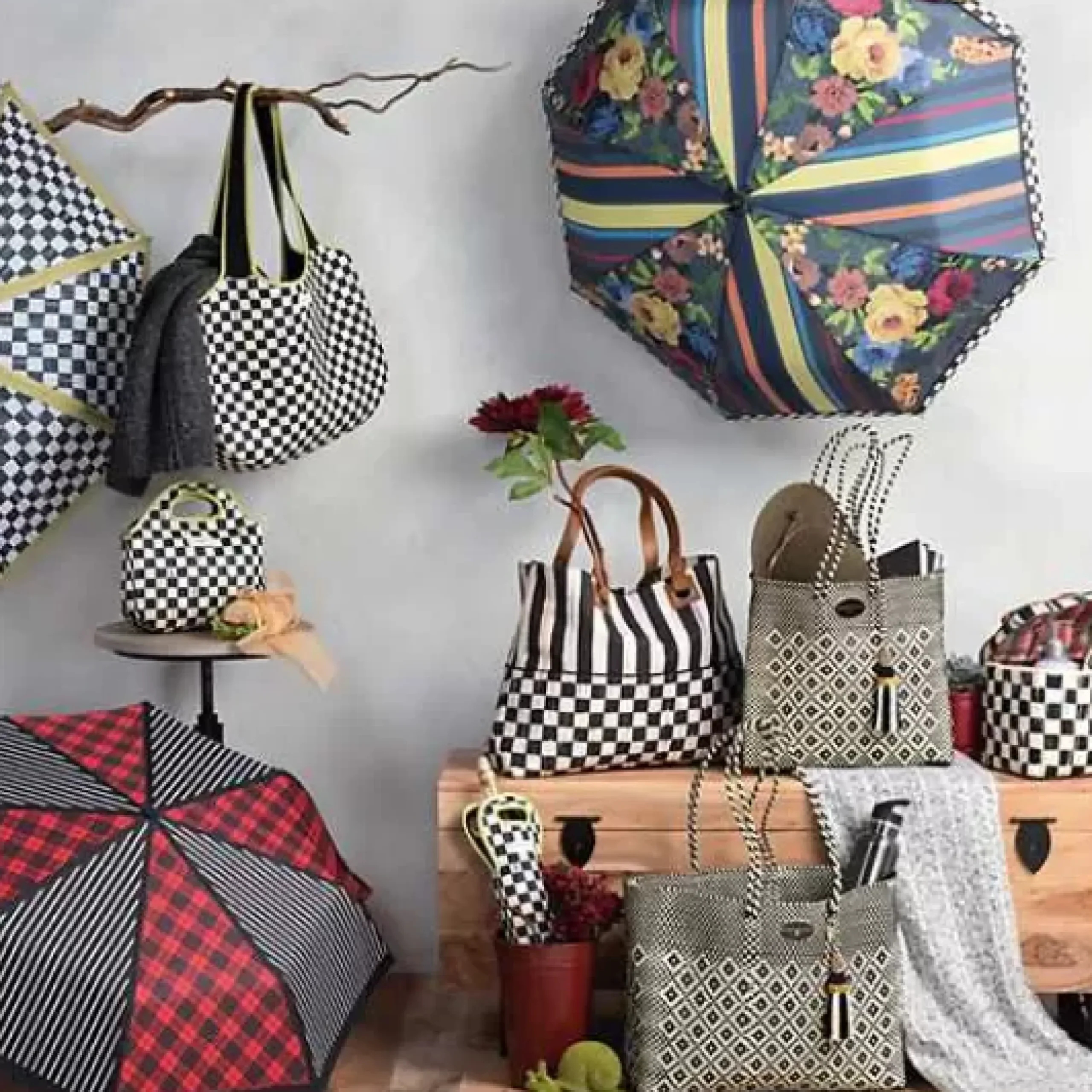 MacKenzie-Childs Courtly Check Carryall< Accessories