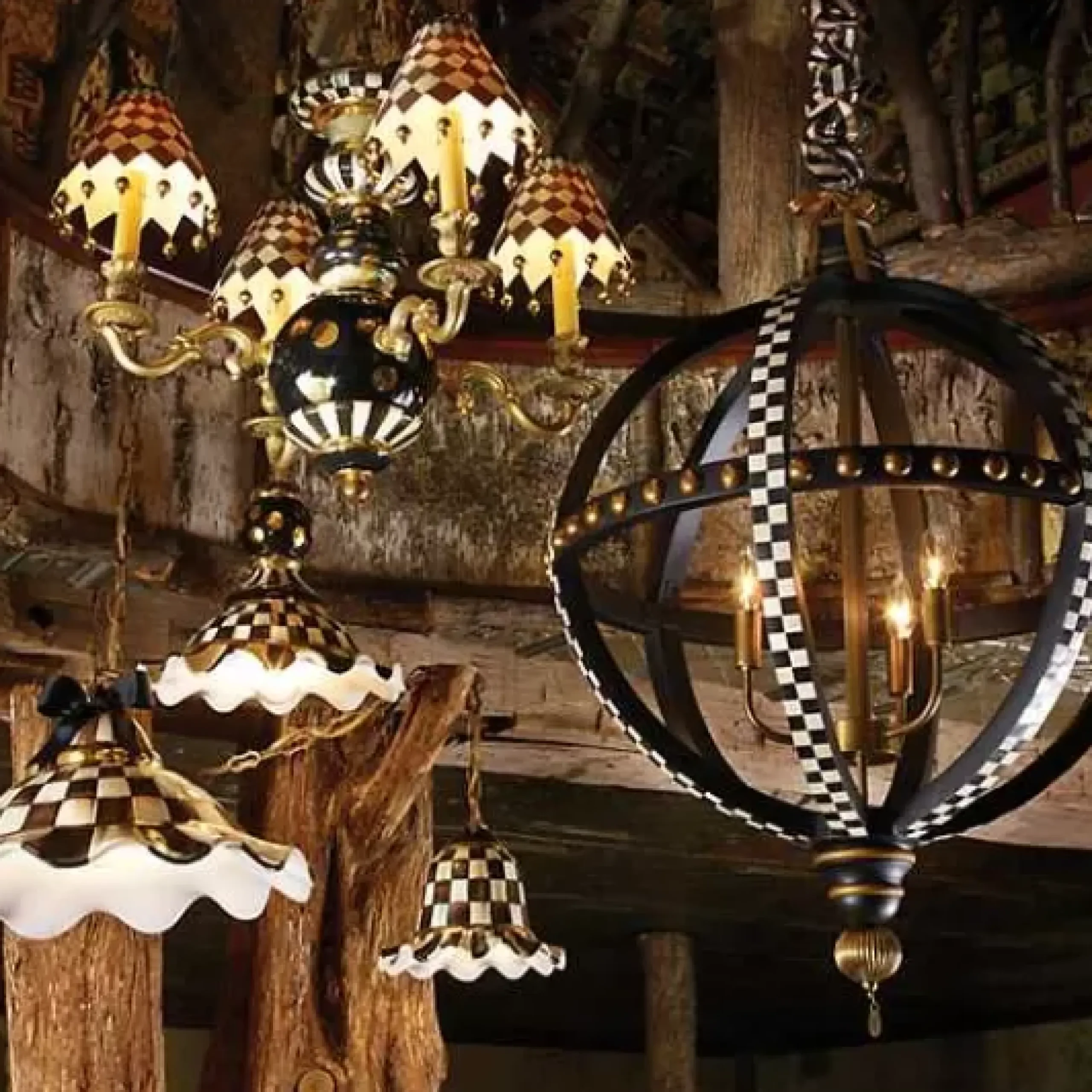 MacKenzie-Childs Courtly Check Ceramic Fluted Hanging Lamp< Lighting
