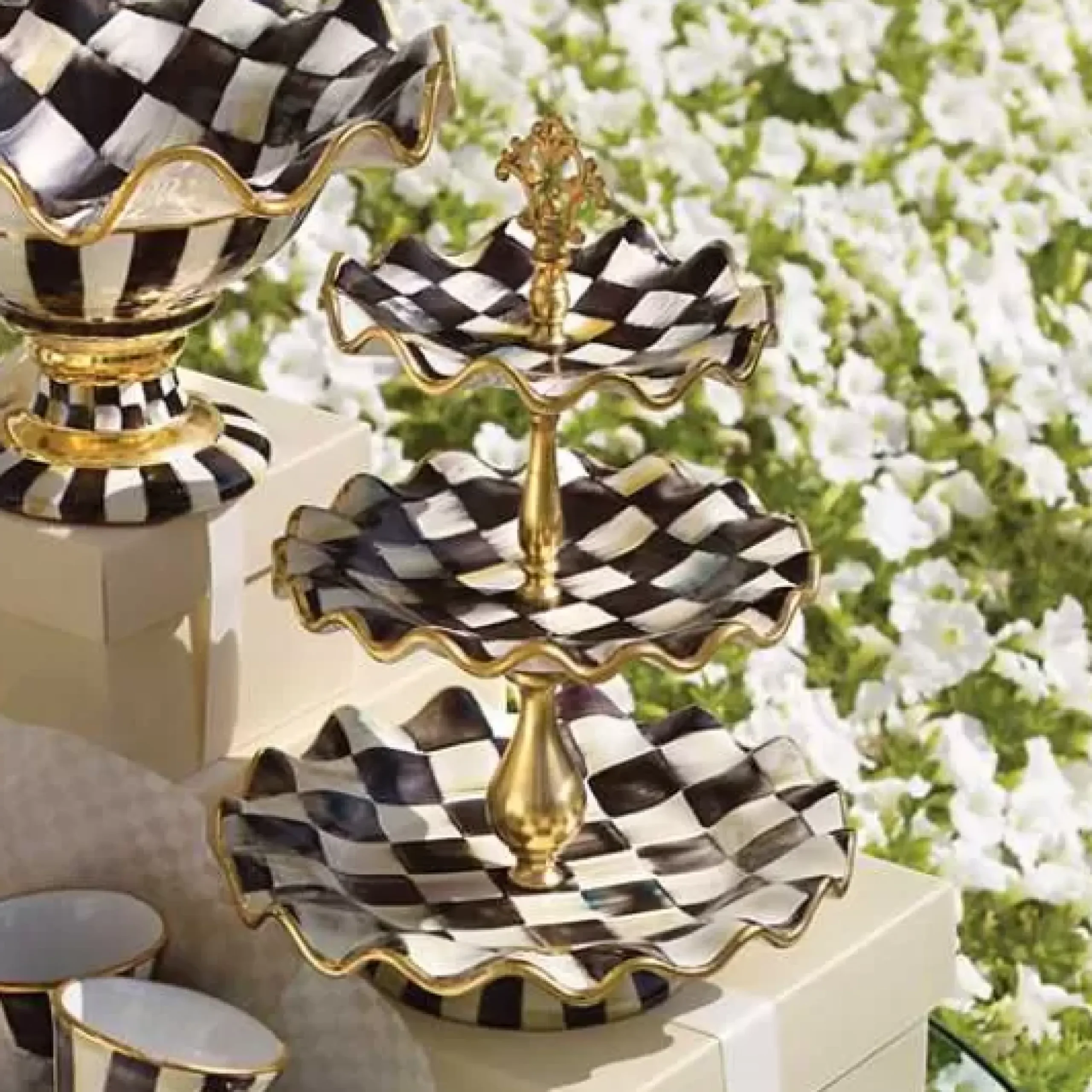MacKenzie-Childs Courtly Check Ceramic Three Tier Sweet Stand< Bar Entertaining|Serveware