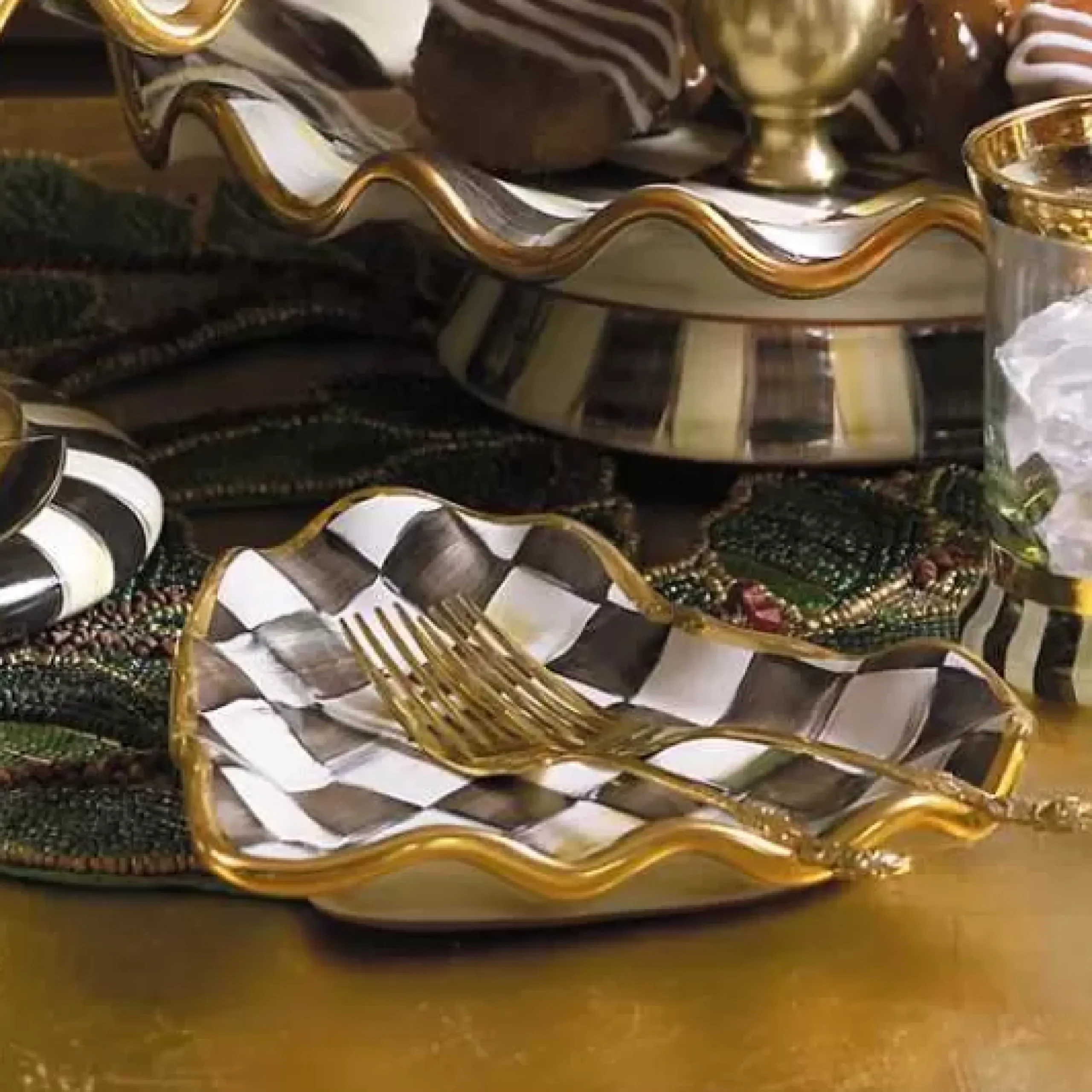 MacKenzie-Childs Courtly Check Fluted Heart Plate< Bar Entertaining|Serveware