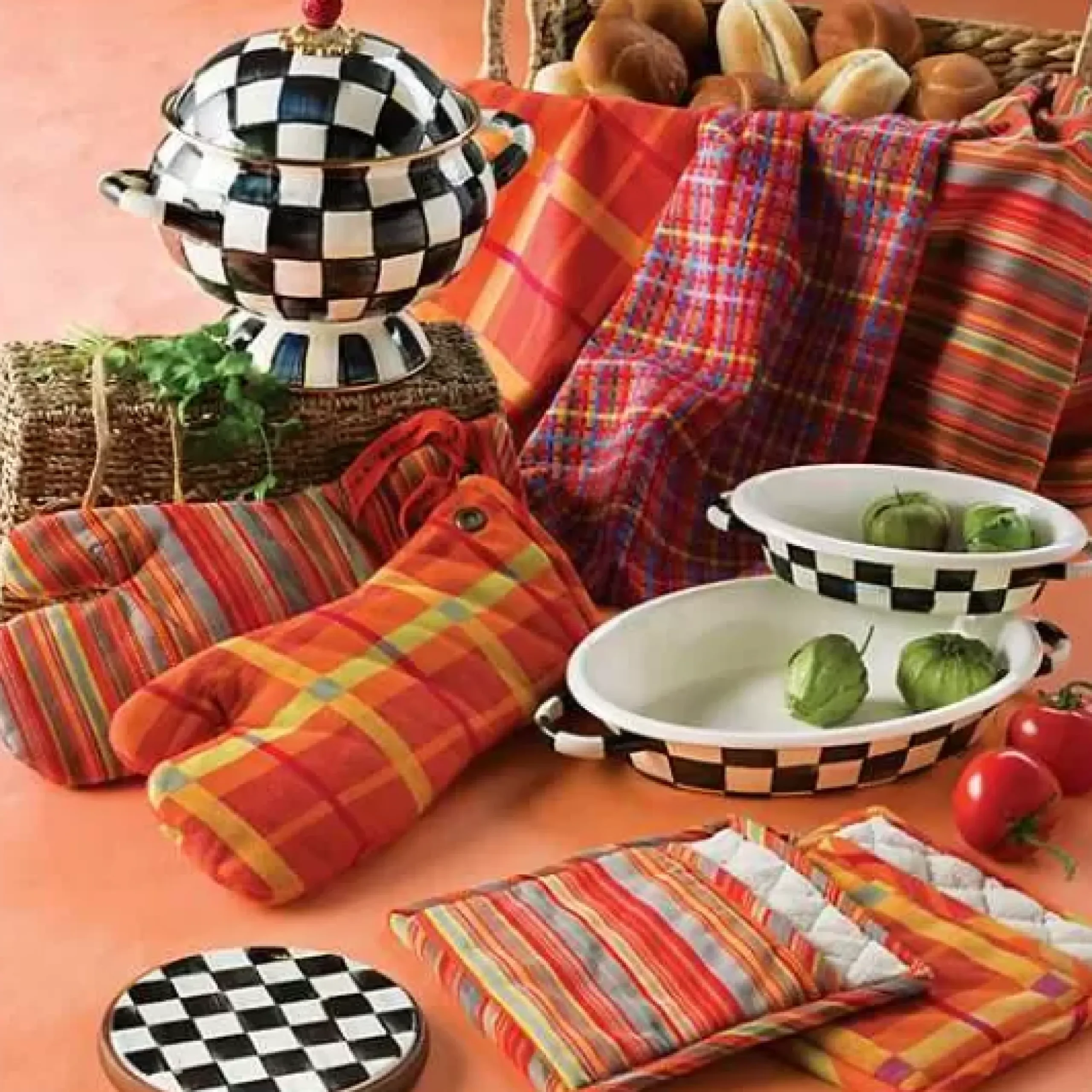 MacKenzie-Childs Courtly Check Medium Oval Gratin Dish< Fall Entertaining|Cookware & Bakeware