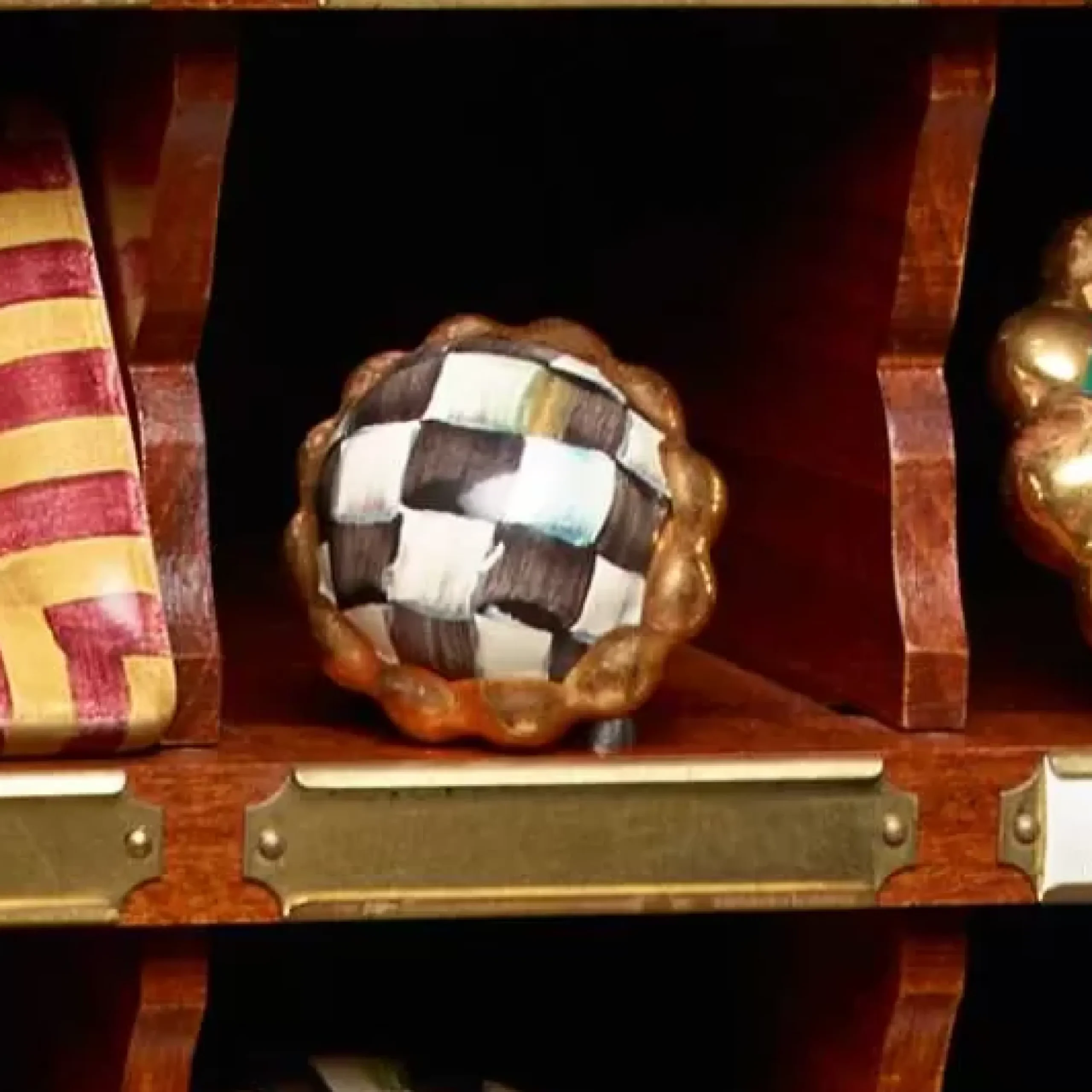MacKenzie-Childs Courtly Check Petit Four Round Knob< Finishing Touches|Room Accents