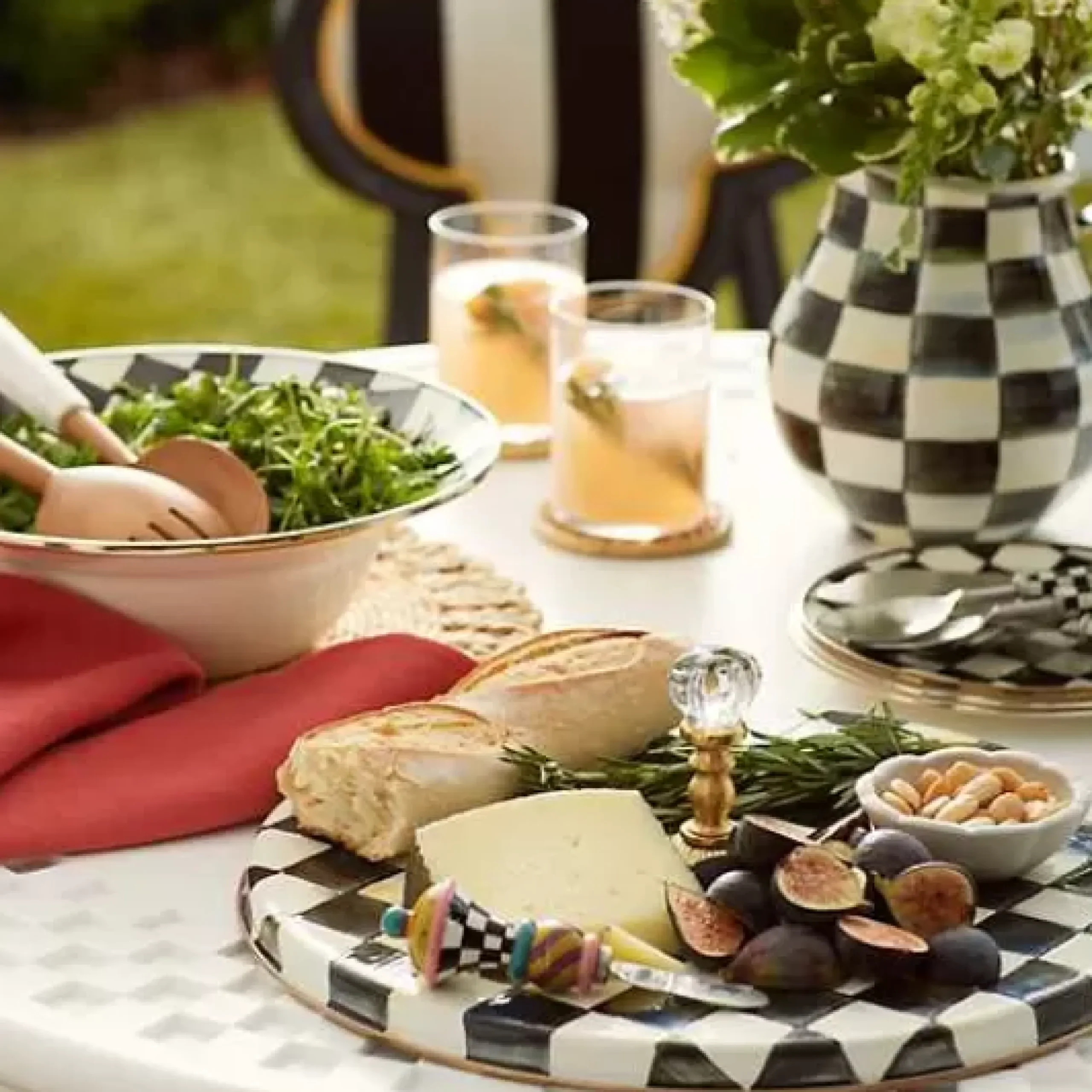 MacKenzie-Childs Courtly Check Pitcher< Serveware|Bar Entertaining