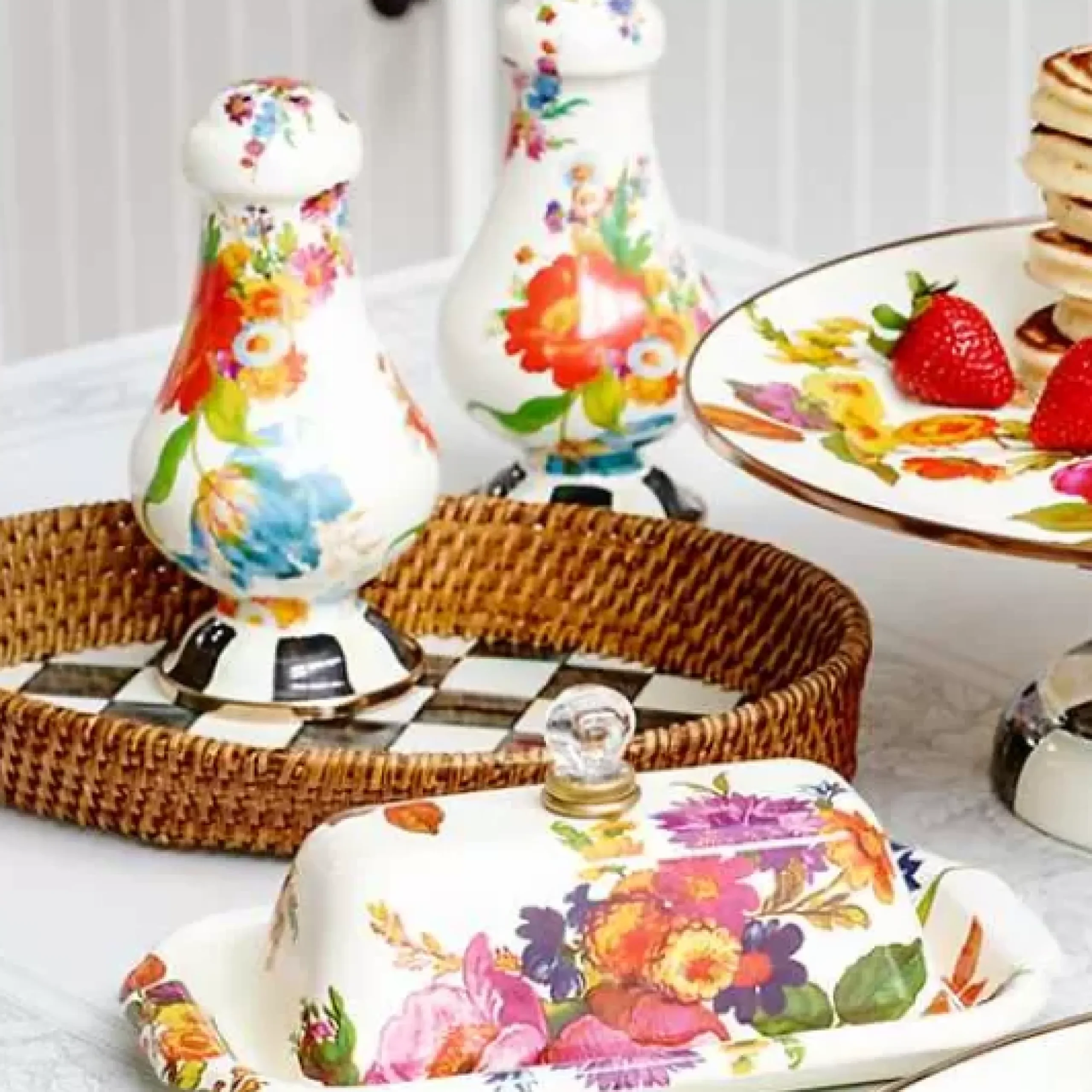 MacKenzie-Childs Courtly Check Rattan Enamel Small Serving Tray< The Coffee Shop|Bar Entertaining