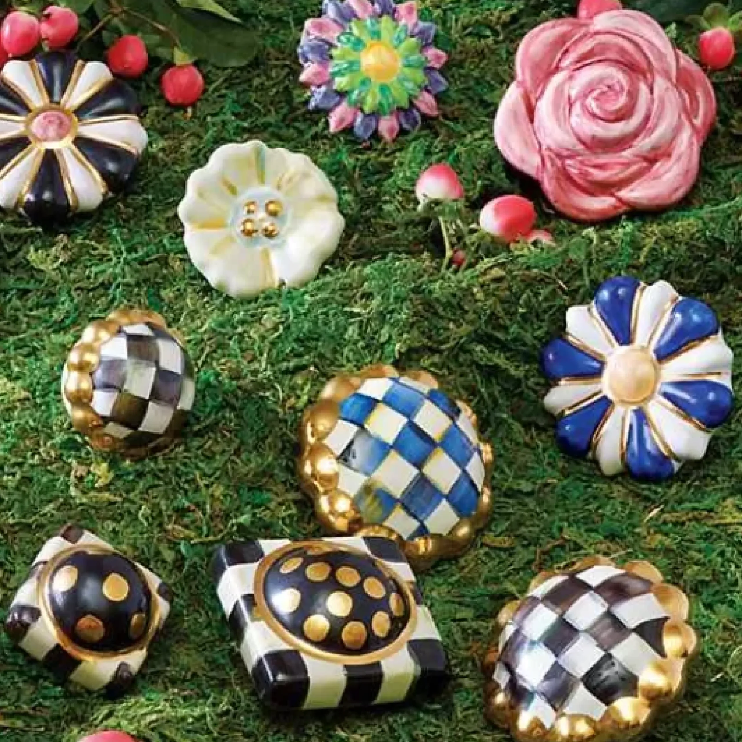 MacKenzie-Childs Courtly Check Round Knob< Finishing Touches|Room Accents