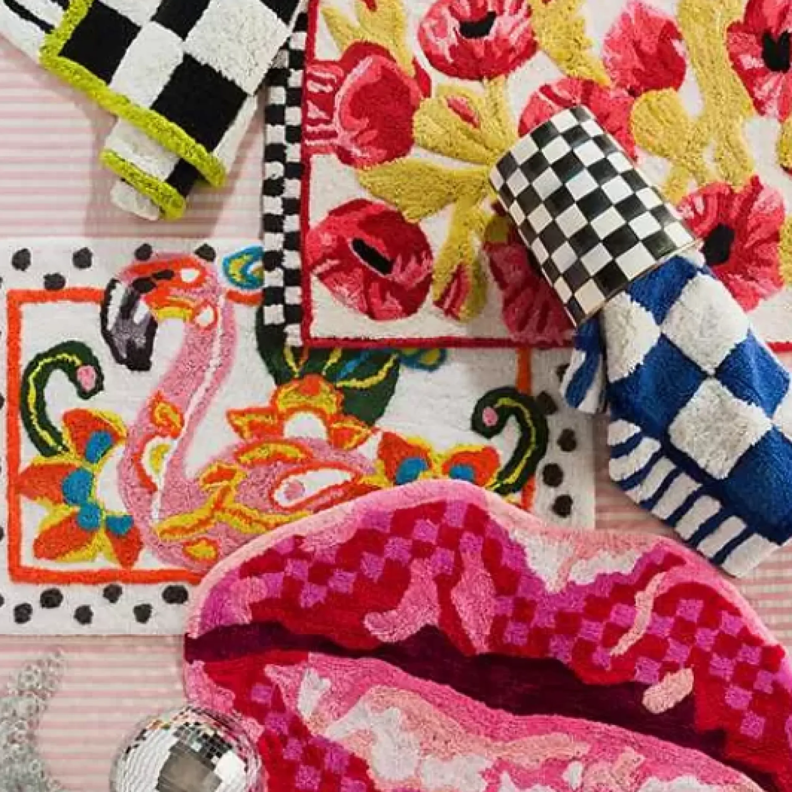 MacKenzie-Childs Courtly Check Standard Bath Rug< Bath & Bath Accessories