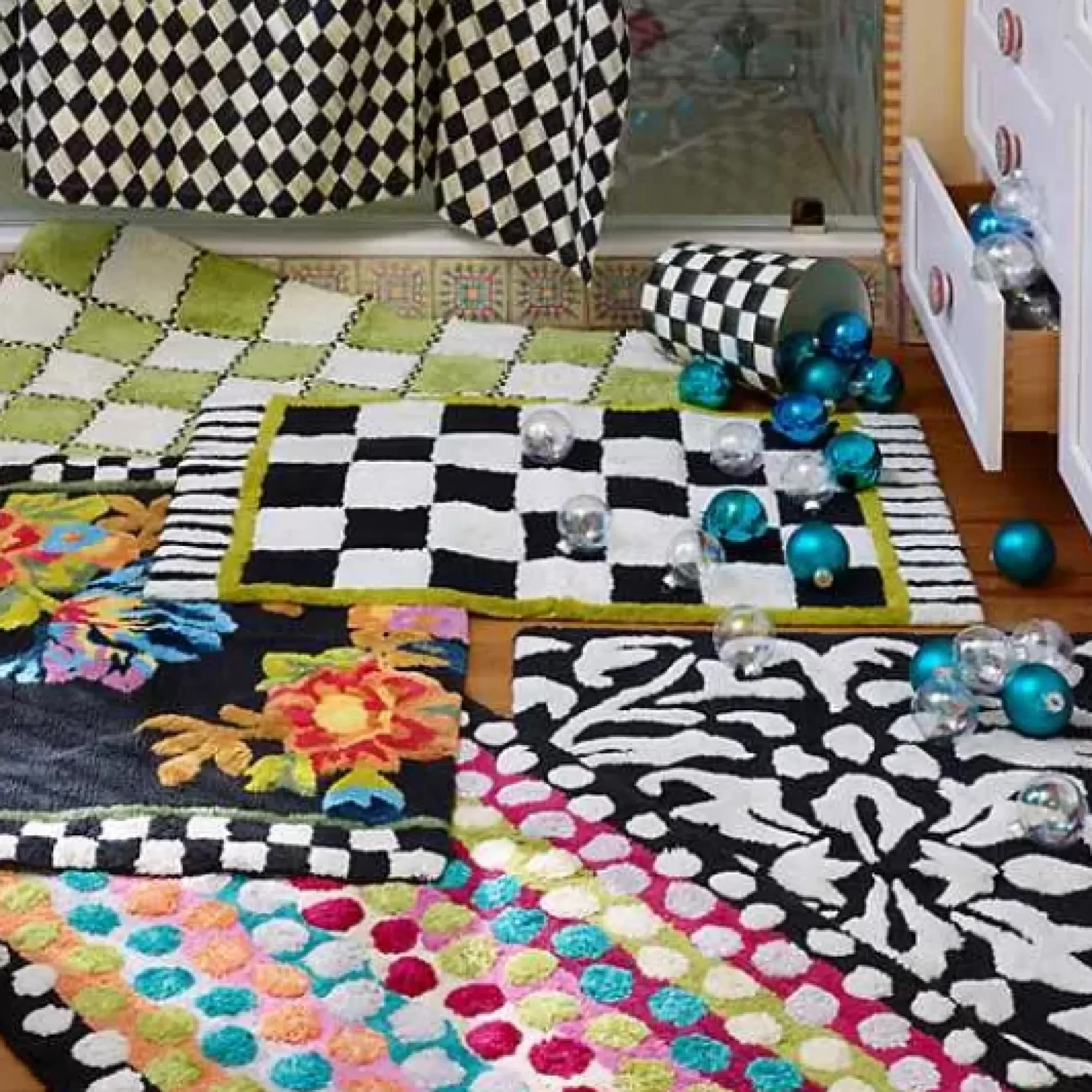 MacKenzie-Childs Courtly Check Standard Bath Rug< Bath & Bath Accessories