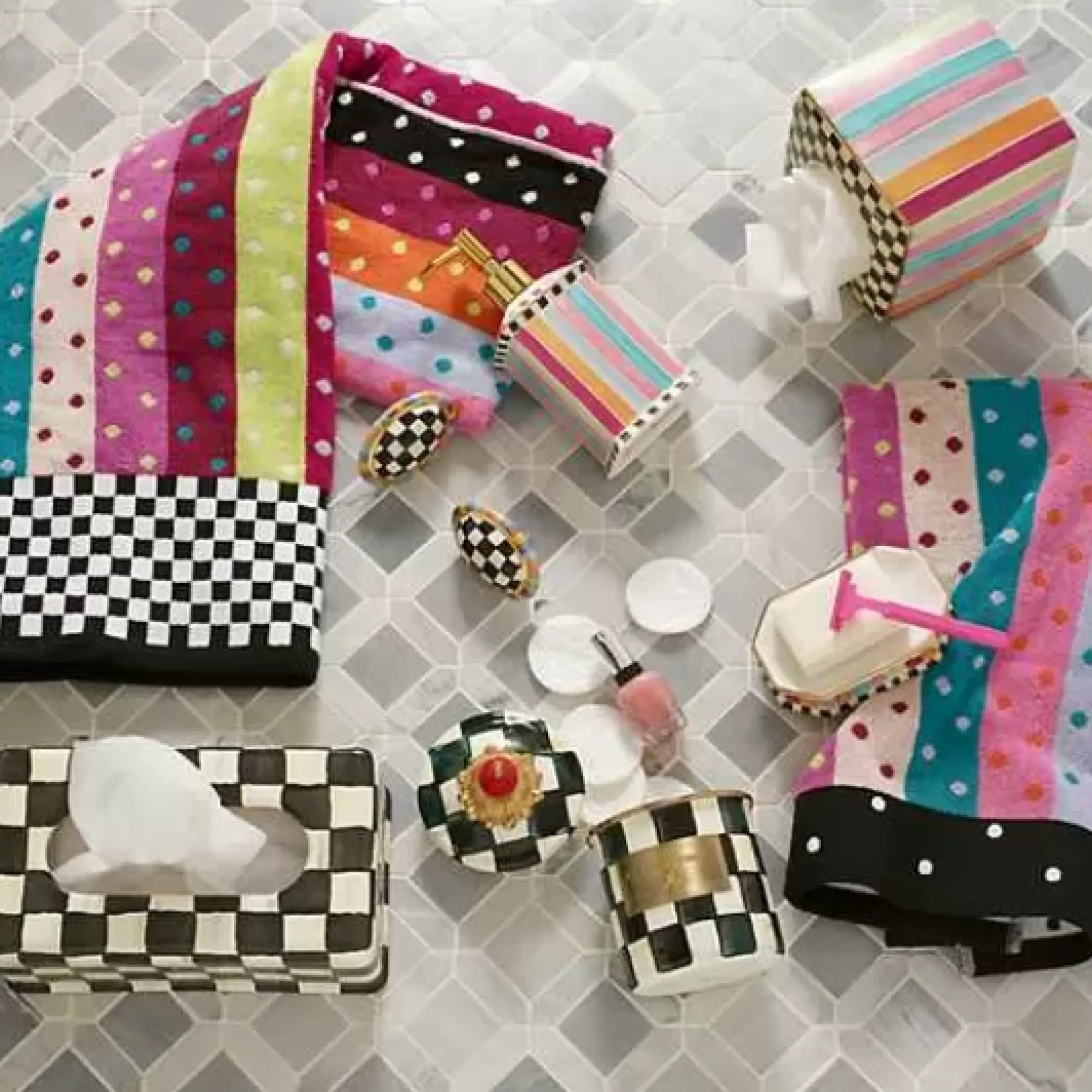 MacKenzie-Childs Courtly Check Standard Tissue Box Cover< Bath & Bath Accessories|Room Accents