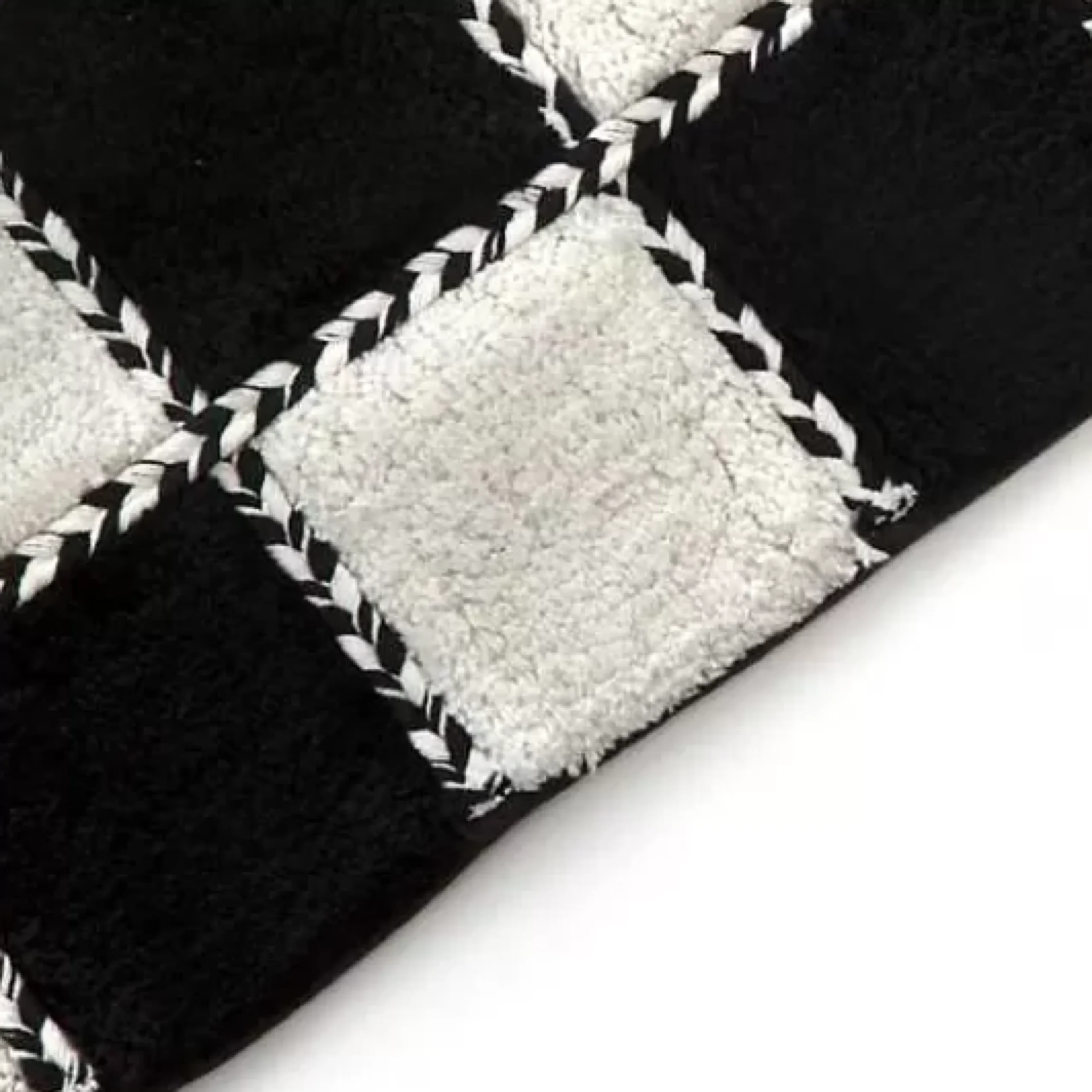 MacKenzie-Childs Covent Square Black White Bath Rug< Bath & Bath Accessories