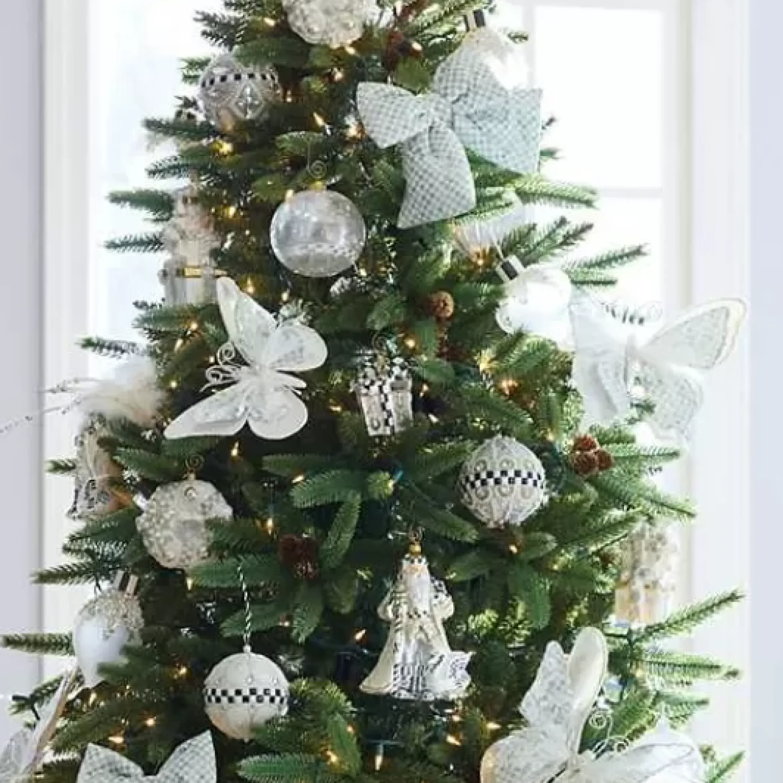 MacKenzie-Childs Crystal Palace Gift Box Glass Ornament< Holiday