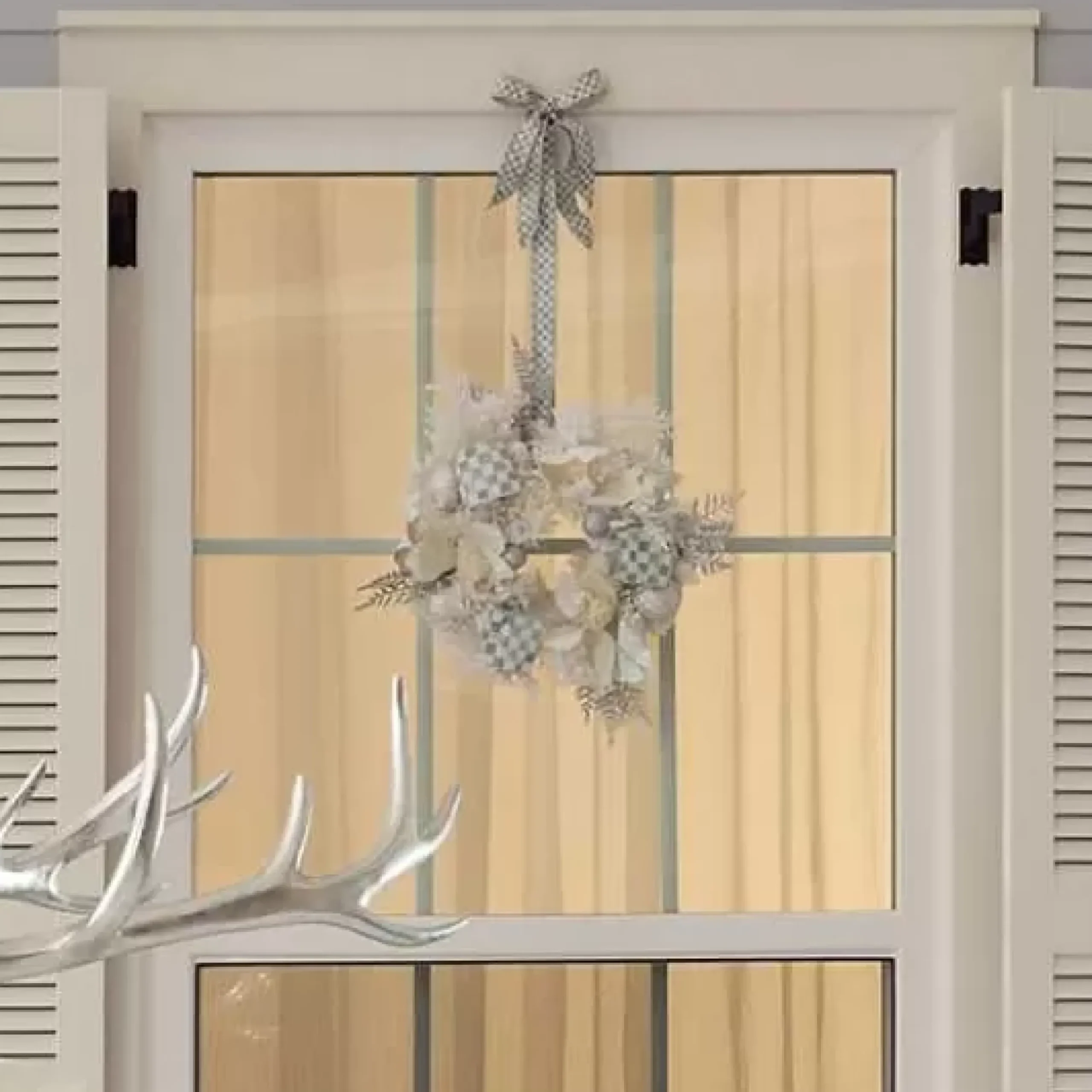 MacKenzie-Childs Crystal Palace White Mini 16 Wreath< Greenery & Florals|Outdoor