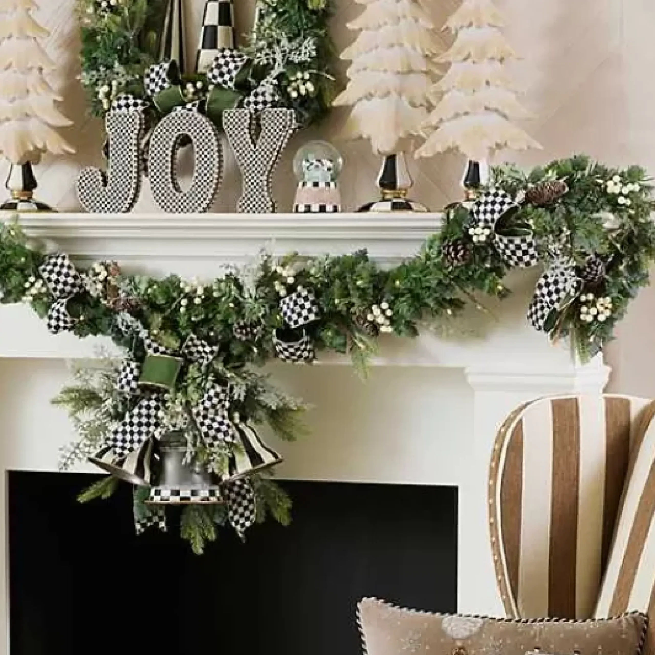 MacKenzie-Childs Farmhouse Holiday Illuminated Garland< Greenery & Florals|Room Accents