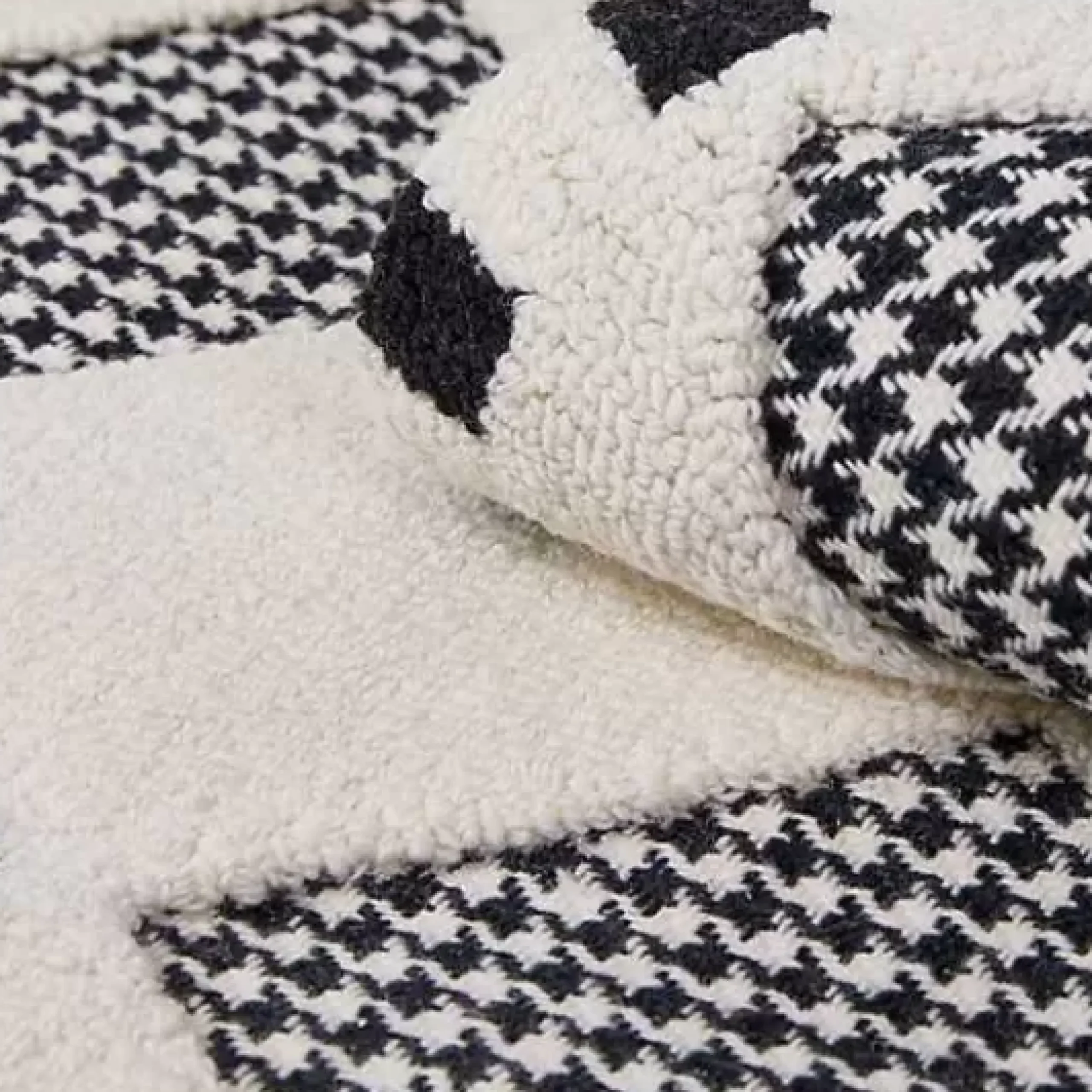 MacKenzie-Childs Houndstooth Check Diamond 2'6 x 8' Runner< Rugs