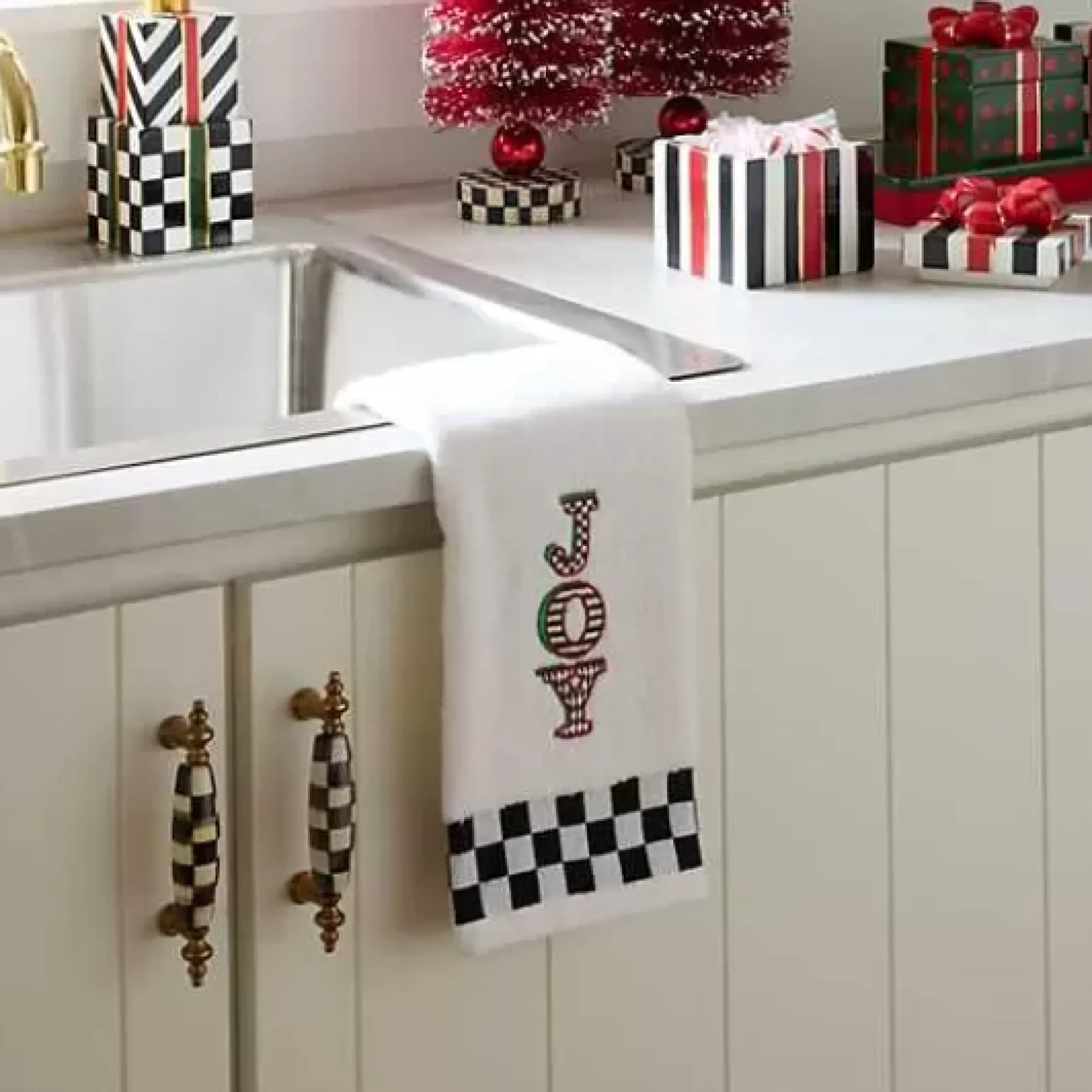 MacKenzie-Childs JOY Check Hand Towel< Holiday|Bath & Bath Accessories