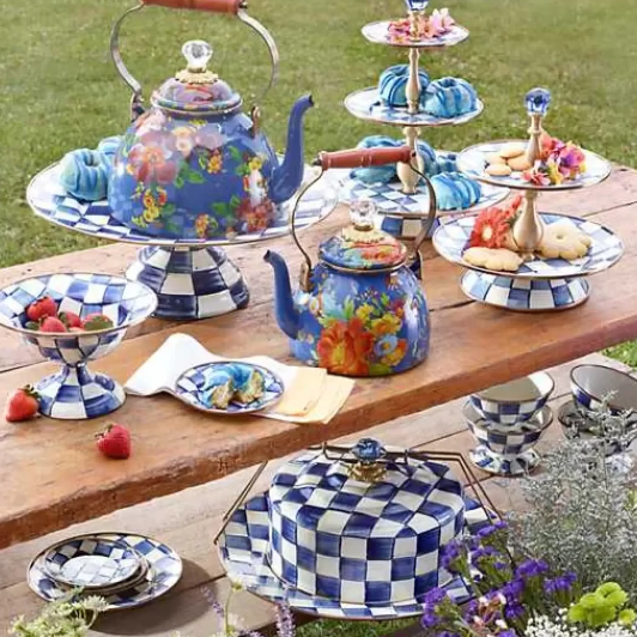 MacKenzie-Childs Royal Check Three Tier Sweet Stand< Bar Entertaining|Serveware