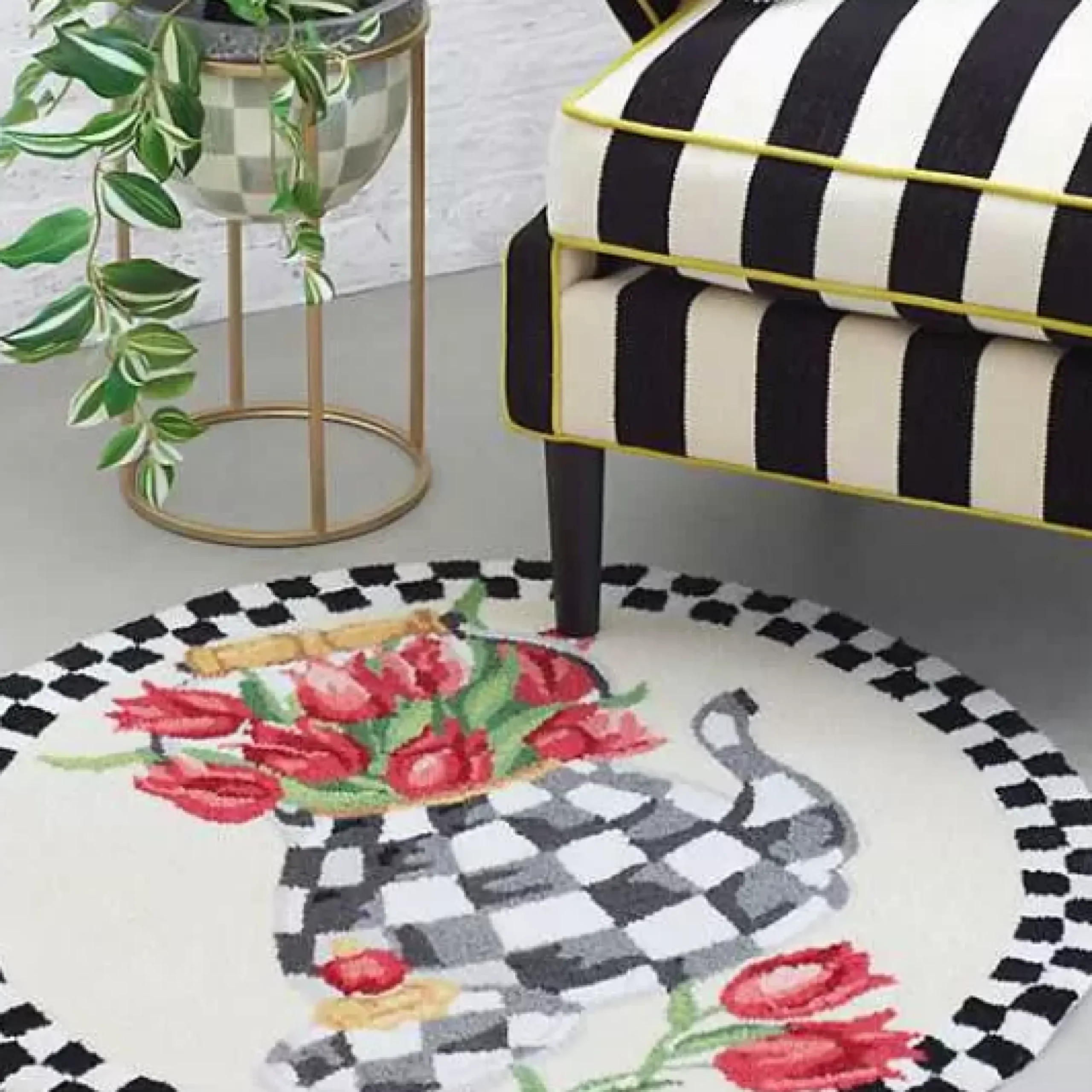 MacKenzie-Childs Tulip Kettle 3' Round Rug< Rugs