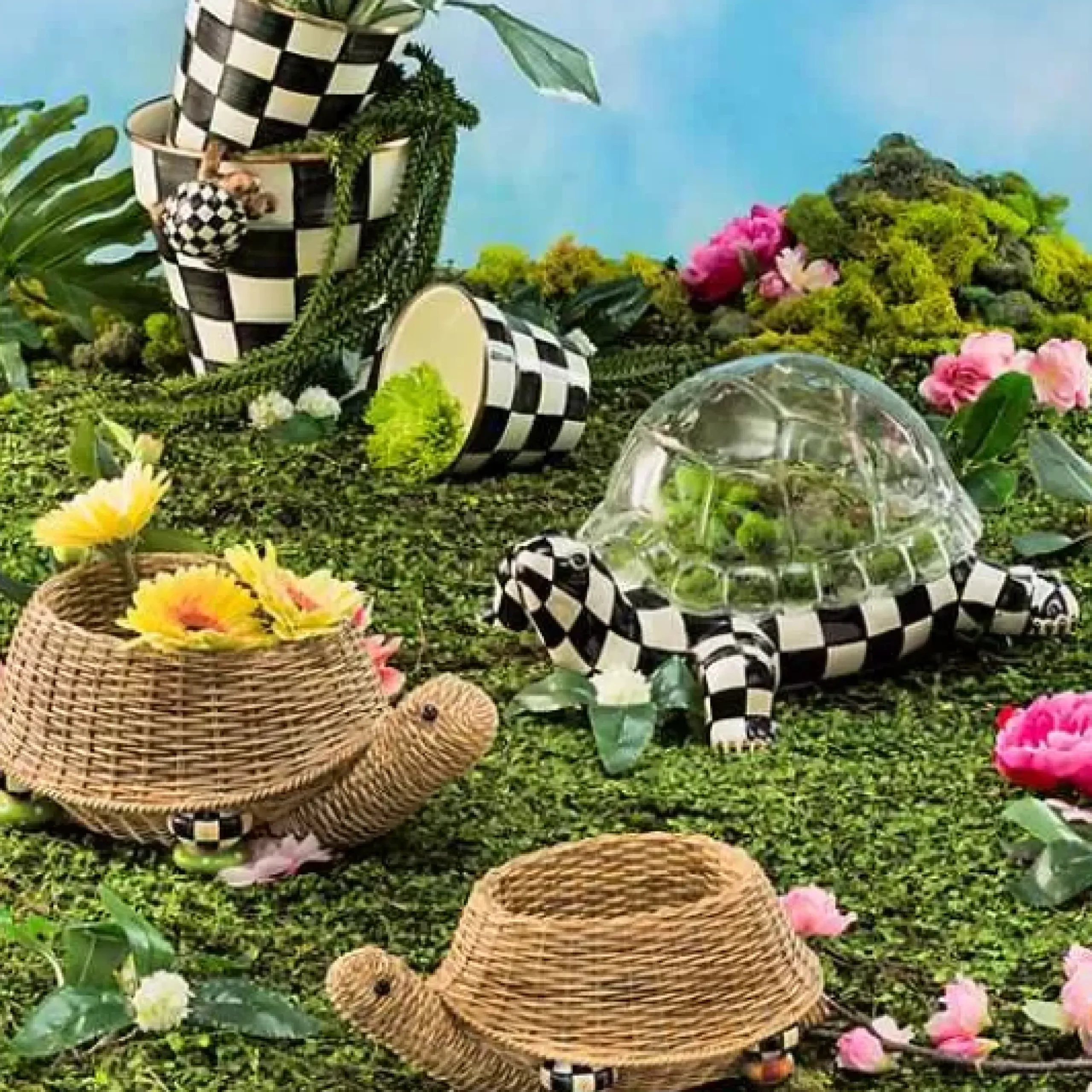 MacKenzie-Childs Turtle Pot Climber< Spring|Outdoor