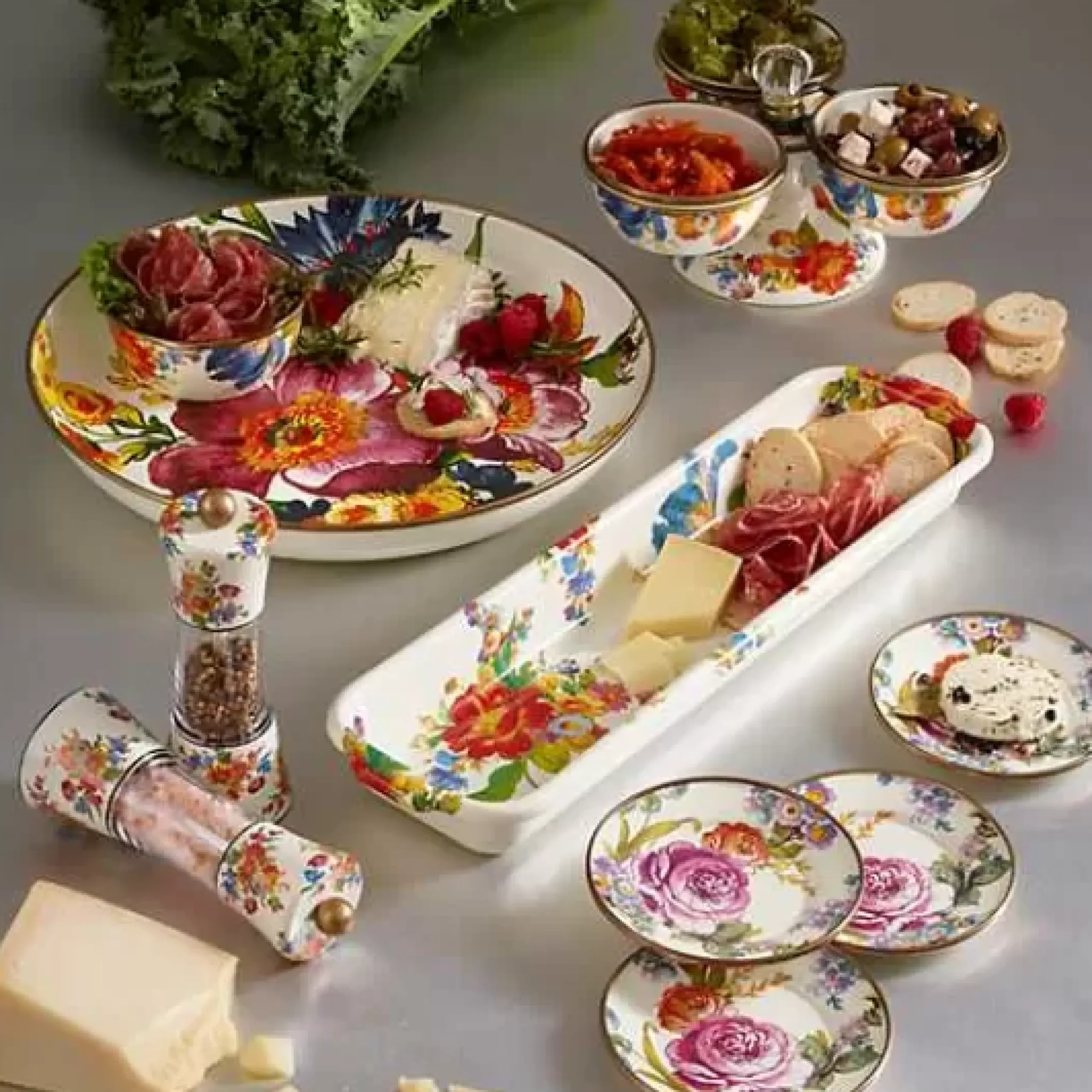 MacKenzie-Childs White Flower Market Abundant Bowl< Serveware