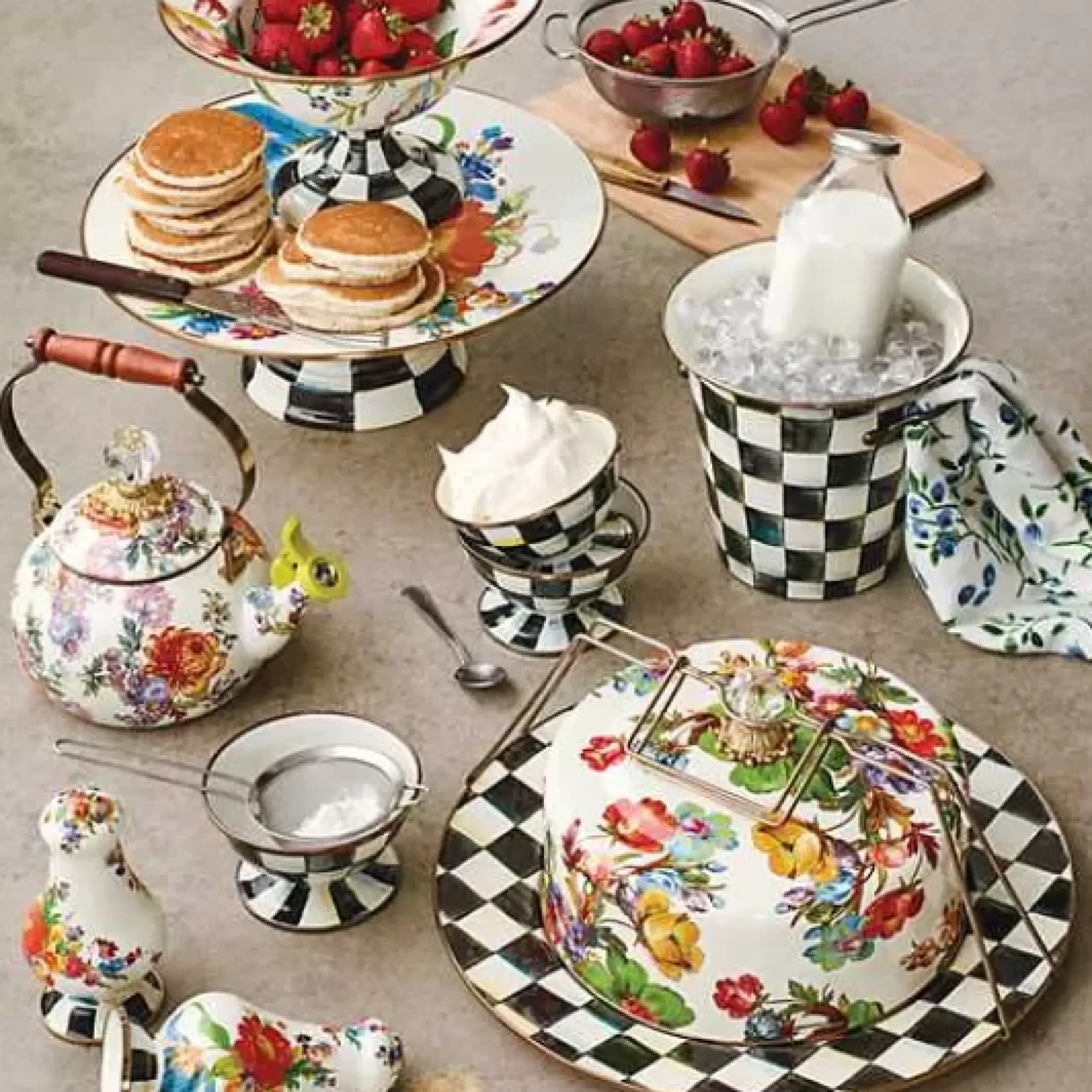MacKenzie-Childs White Flower Market Large Salt Pepper Shakers< Table Accessories|Serveware