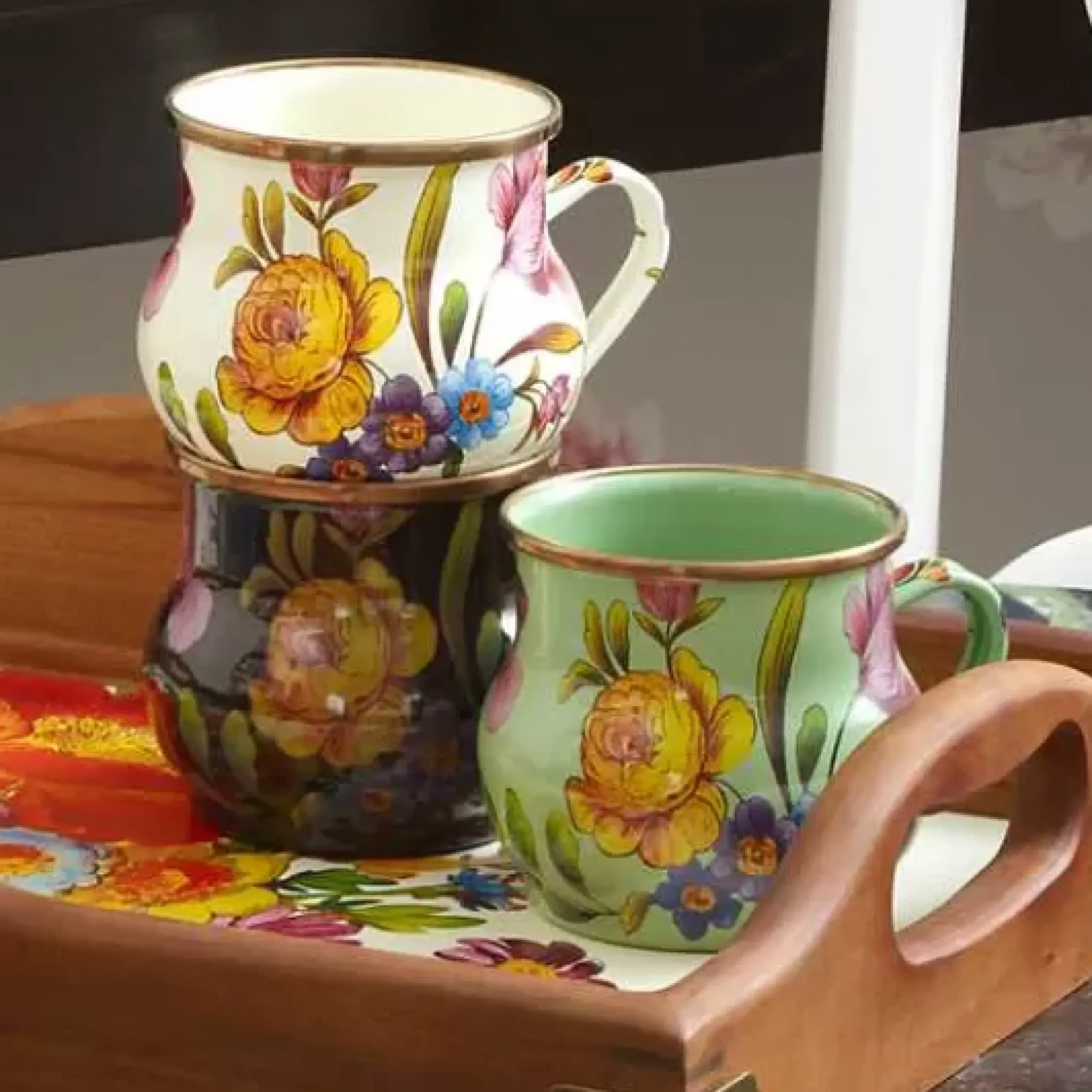 MacKenzie-Childs White Flower Market Mug< The Coffee Shop|Drinkware